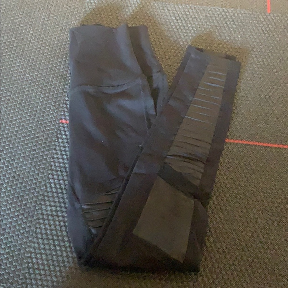 Alo Moto Ultra High Waisted Leggings